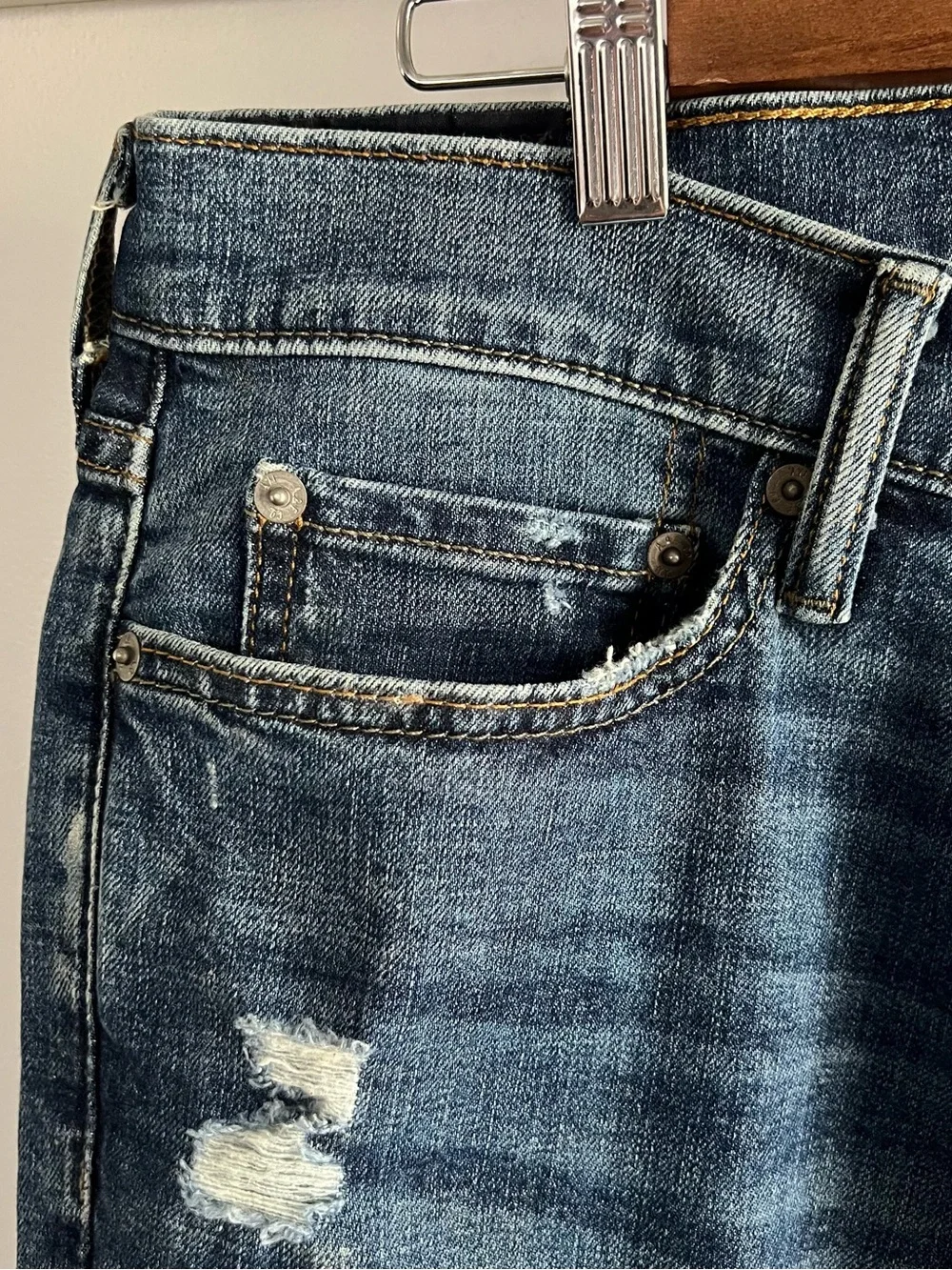 NWT Abercrombie & Fitch Rustin Athletic Skinny Jeans Distressed 31x30 Stretch